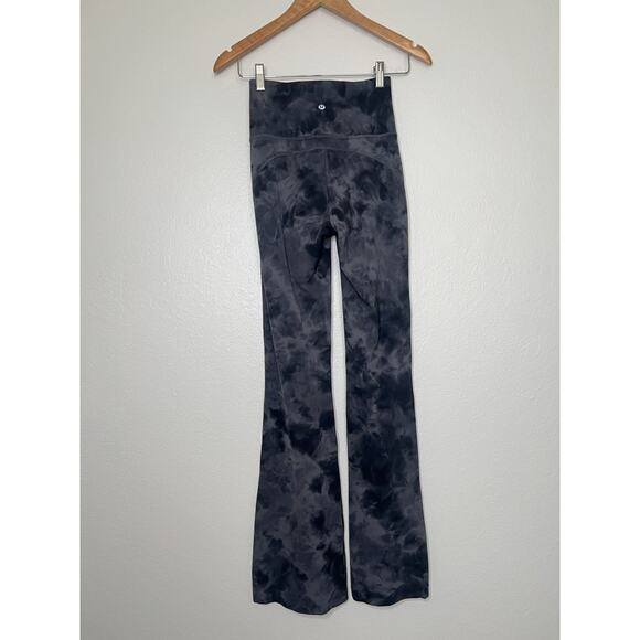 Lululemon Groove Super High-Rise Tie Die Flare Pant Graphite Grey Size 4 Nulu - Picture 3 of 4